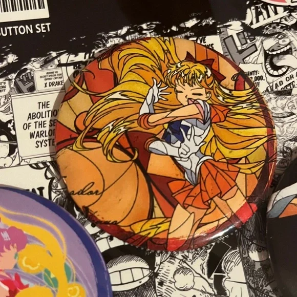 Button Set - Picture 4 of 6